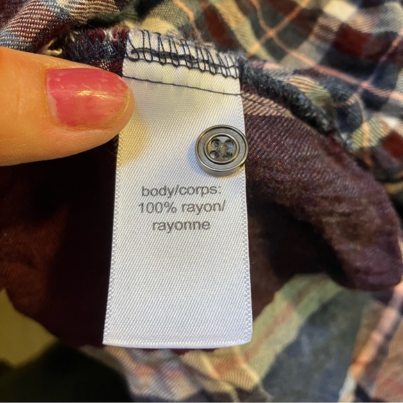 5/$20!Maurices keyhole neck plaid distressed long sleeve top L - Picture 4 of 9